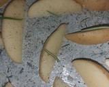 Foto del paso 2 de la receta: Filete al perejil con papas rústicas