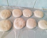 A picture of step 3 of Poori Fried flatbread (Halwa Pori).