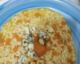 Foto del passaggio 13 della ricetta Risotto con la zucca
