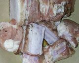 Hình bước làm 1 của món Sườn sốt tiêu đen