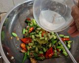Foto langkah ke 5 dari resep Tumis Buncis Tempe Cabe Hijau.