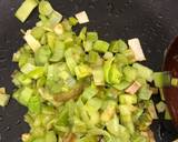 Foto del paso 3 de la receta Pollo en salsa de brócoli a la pimienta y parmesano