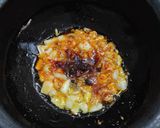 A picture of step 4 of Spring onion sabji.