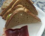 A picture of step 5 of Veg mayo sandwich.