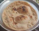 गव्हाच्या पिठाची तंदुरी रोटी (gavhyachya pithachi tandoori roti recipe in marathi) रेसिपी स्टेप 9 फोटो 