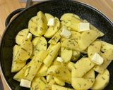 Foto del paso 11 de la receta Pollo en Salsa con Patatas al Horno con Mantequilla y Estragón