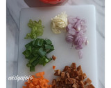 Foto langkah ke 1 dari resep Nasi Goreng Telur Tanpa Kecap.