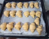 Foto del paso 3 de la receta: Medialunas con harina para pizza y aceite