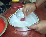 हार्ट शेप रेड वेलवेट केक (heart shape Red velvet cake recepie in hindi) रेसिपी चरण 4 फोटो