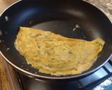 Foto del paso 7 de la receta: Tortilla de calabacín y queso de cabra
