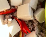 รูปขั้นตอนการทำที่ 2 ของ เต้าหู้แคระผัดหมูสับกิมจิยูนนาน 🌶️🧄