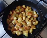 Une image de l'étape 2 de Dés d'aubergines frites en sauce tomate 🍆🍅🌱.