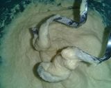 Foto langkah ke 3 dari resep Odading / Kue Bantal / Kue Bolang-baling.