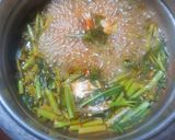 รูปขั้นตอนการทำที่ 2 ของ แกงส้มผักบุ้งปลาจาละเม็ด
