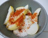 Foto langkah ke 2 dari resep Rujak Pir Bumbu Bangkok.