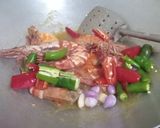 Foto langkah ke 4 dari resep Garlic Butter Shrimp Caramelized onion.