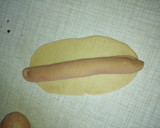 A picture of step 4 of Leopard print bread.
