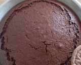 Foto del passaggio 2 della ricetta Torta al cacao noci, pesche e panna