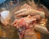 Gambar langkah 3 resipi Sup Ayam Simple.