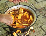 Bográcsos pincepörkölt recept fázis 16 fotója
