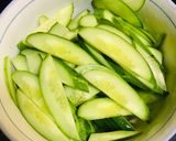 Hình bước làm 1 của món Dưa chuột nộm🥒🥒