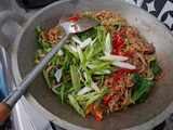 Mie Goreng "Atom Bulan"