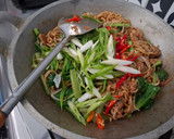 Foto langkah ke 5 dari resep Mie Goreng "Atom Bulan".