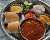 A picture of step 9 of Spicy misal pav.