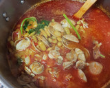 Foto del paso 16 de la receta: Alubias verdinas con almejas y langostinos