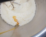 Foto del passaggio 1 della ricetta Corona di pane all'arancia e cannella 🌷