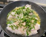 Une image de l'étape 9 de Filets de julienne à l'échalote, coriandre, prosecco et parmesan.
