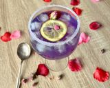 Une image de l'étape 3 de Cocktail saint Valentin sans alcool à la violette.