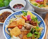 A picture of step 8 of Vegetarian Cao Lau.