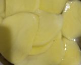 A picture of step 1 of Potato pakoda.