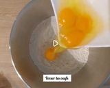 Une image de l'étape 2 de Crêpes inratables parfumées à la fleur d'oranger.