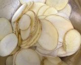 Foto del paso 1 de la receta: 540. Flor de huevos rotos (picoteo)