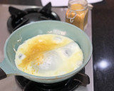 Foto del paso 2 de la receta: 🥚 Omelette de Claras, Espinacas y Levadura Nutricional 🥚