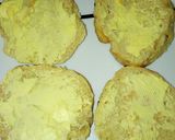 A picture of step 2 of Fried egg burger.