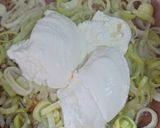Foto del paso 4 de la receta: Salsa liviana de puerros y queso crema light