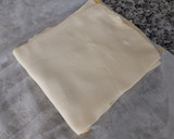 Foto del paso 4 de la receta: Lazos de hojaldre rellenos de crema de almendras y puntas de chocolate
