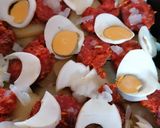 Rakott burgonya házi kolbászból, sajttal besütve recept fázis 3 fotója