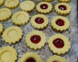 Foto langkah ke 4 dari resep Strawberry Cookies (1023).