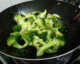 Hình bước làm 4 của món Rau Đà Lạt xào tỏi