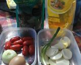 Foto langkah ke 1 dari resep Semur sosis orak arik telur tofu.