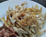 Foto del paso 1 de la receta: Arepa🥯rellena de pollo🫕y salchichón teriyaky con ensalada fresca🥙🧆🌯