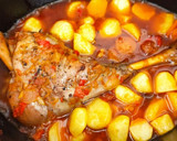 Foto del paso 8 de la receta: Cabrito con "patatines" en olla lenta