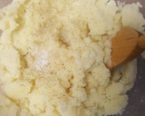 Foto del paso 1 de la receta: Pan en sartén con requesón y patatas