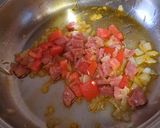Foto del passaggio 2 della ricetta Pasta con salame sottiletta e pomodoro