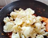 A picture of step 5 of Cauliflower masala 😋😋 (gobhi masala 😋).