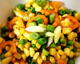 A picture of step 2 of My Buttered Sweetcorn and peas sidedish. 😘.